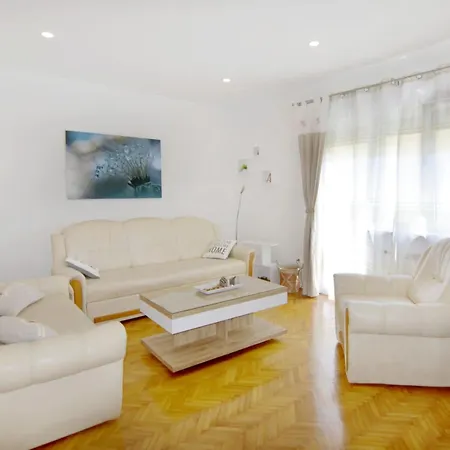 Apartamento Diva By Interhome *